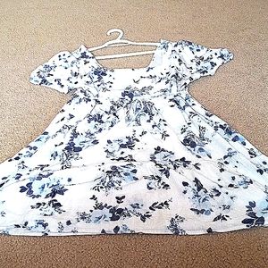 Summer dress. Size: medium